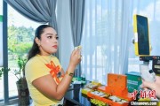 巢湖泰国主播品三亚榴莲：“尝到了家乡味”